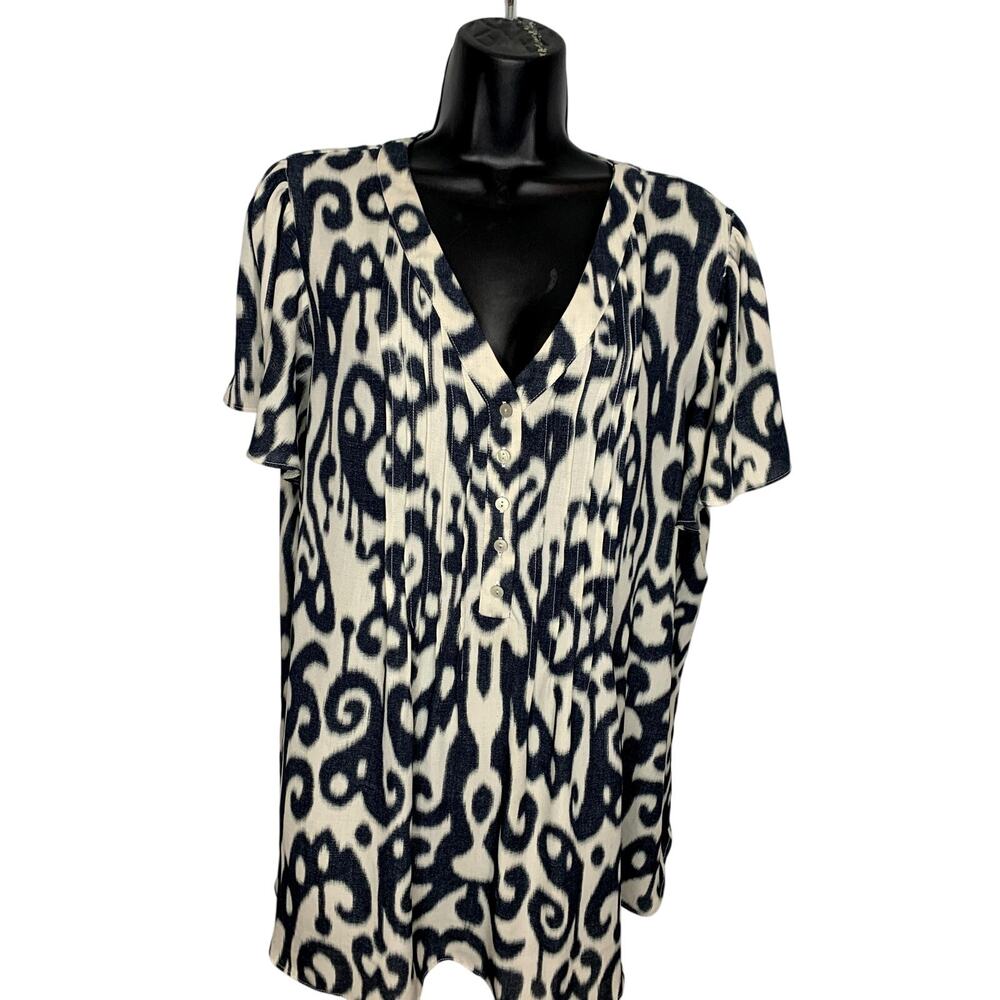 Rose & Olive Women's 1x Dark Gray, Beige Short Sleeve Blouse Ikat Print V-Neck